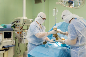 Сургутские травматологи-ортопеды помогли пациентам из ДНР вернуться к движению