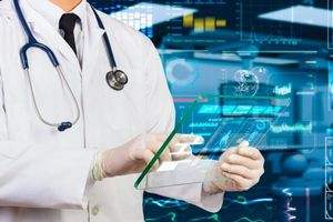 Профессии будущего. Впервые Сургутская травмбольница выдаёт целевые направления на обучение по специальности «медицинская кибернетика»