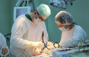 8 апреля - Международный день нейрохирурга. Поздравления принимают 20 врачей Сургутской травмбольницы