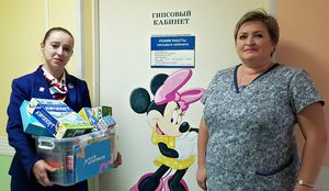 Аэропорт Сургута собрал «Коробку храбрости» для маленьких пациентов Травмбольницы 