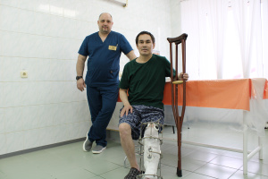 Врачи трёх клиник спасали ногу пациенту Сургутской травмбольницы. За полтора месяца он перенес 8 операций