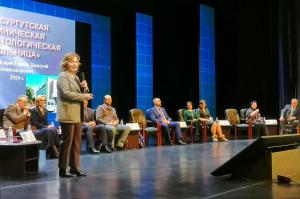 Звали на работу и в ординатуру. Руководители медицинских организаций Сургута встретились с выпускниками-медиками