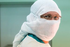 По воле случая и по зову сердца. История знакомства с профессией от заведующего нейрохирургическим отделением экстренной помощи Романа Касича