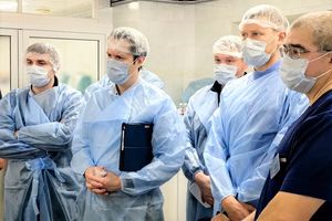Сургутскую травмбольницу посетила делегация НМИЦ нейрохирургии имени Н.Н. Бурденко
