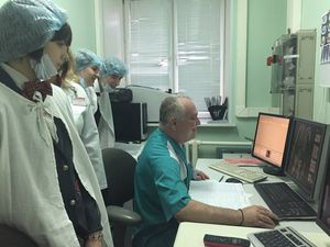 В Травматологической больнице Сургута провели экскурсию для учеников городской школы № 6 