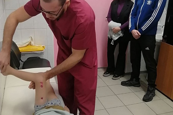 Радует врачей и родителей. 6-летний ребенок, повредивший ногу на карусели, выписан из стационара и наблюдается амбулаторно