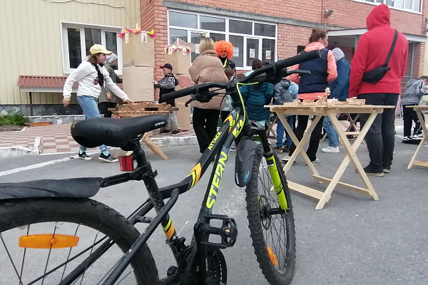 Полезные советы для безопасного лета. Врачи Сургутской травмбольницы посетили детский праздник