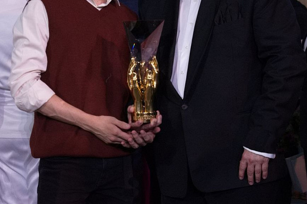 Нейрохирург Сургутской травмбольницы Александр Богословский получил главную медицинскую премию страны за разработку нового метода лечения