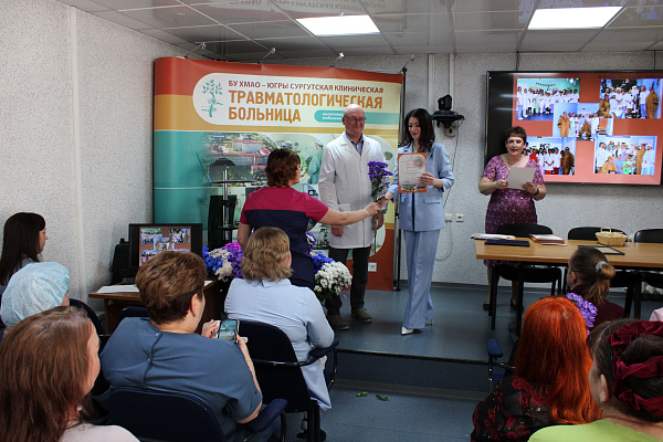 Всем причастным к сохранению здоровья и жизни людей! Более 250-ти наград сегодня вручены сотрудникам травмбольницы по случаю Дня медработника