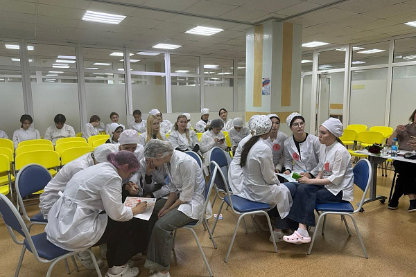 Главная медсестра травмбольницы - в жюри конкурса профмастерства, приуроченного к юбилею среднего профессионального образования России