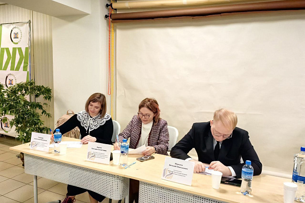 Здоровье и безопасность в понимании современной молодежи. Сотрудники Сургутской травмбольницы оценили исследования студентов в области здоровьесбережения