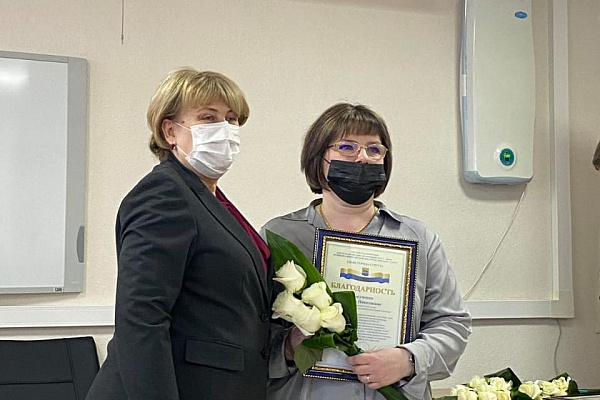 Сотрудникам Сургутской травмбольницы, работающим в «красной зоне», объявлена благодарность главы города