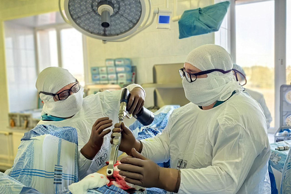 Два инсульта, и оба - с переломами. В Сургутской травматологической больнице повторно ставят на ноги 55-летнего мужчину 