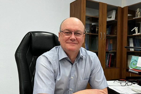 Главному врачу Сургутской травмбольницы Дмитрию Гарайсу присвоено почетное звание Заслуженного работника здравоохранения ХМАО-Югры