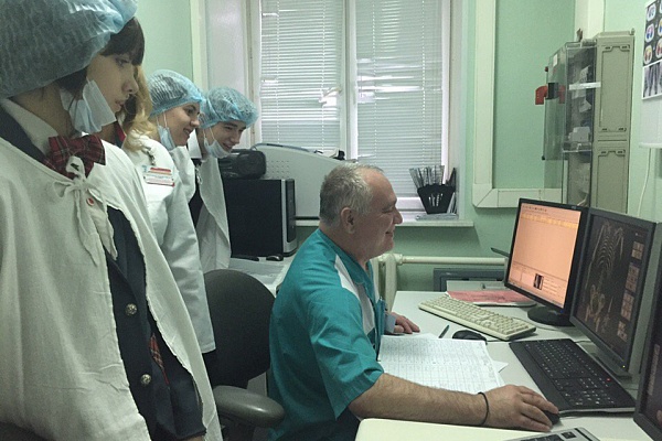 Заместитель главного врача Травмбольницы Светлана Алиева представляет Сургут на Всероссийском конкурсе! Поддержим!