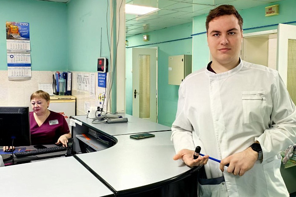 На передовой борьбы с инсультами. В первый день зимы 23 невролога травмбольницы отмечают профессиональный праздник