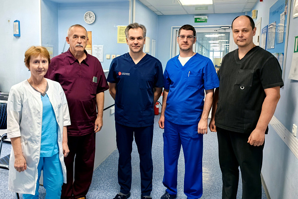 Показательные операции по эндопротезированию мелких суставов на базе Сургутской травмбольницы провёл старший научный сотрудник Новосибирского НИИТО им. Я.Л. Цивьяна