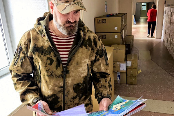 Письмо солдату. Конкурсные работы детей сотрудников травмбольницы передадут лично в руки бойцам СВО