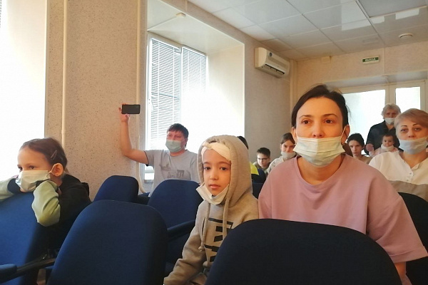 Больничные гастроли. Со спектаклем и развлекательной программой у нас побывала детская театральная студия  