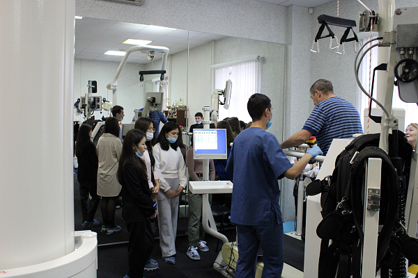 Более 120 школьников посетят Сургутскую травмбольницу в рамках федерального проекта «Билет в будущее»