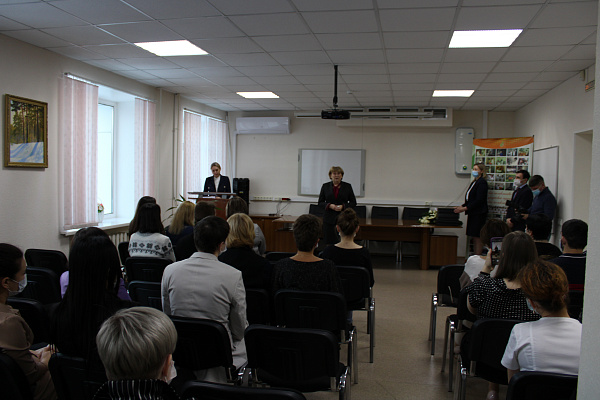 Сотрудникам Сургутской травмбольницы, работающим в «красной зоне», объявлена благодарность главы города