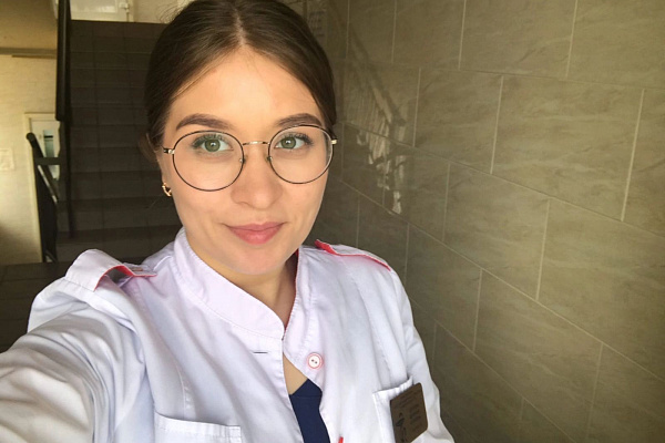 Ежегодное кадровое пополнение. В Сургутской травмбольнице приняли на работу молодых врачей разных специальностей