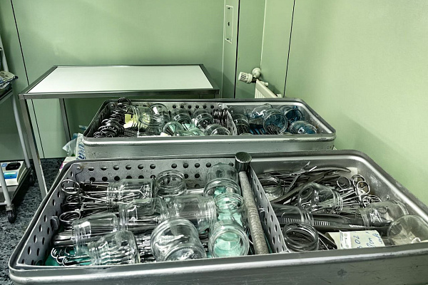 Другой мир. Операционная медсестра Сургутской травмбольницы рассказала о своём знакомстве с оперблоком и 40-летней работе