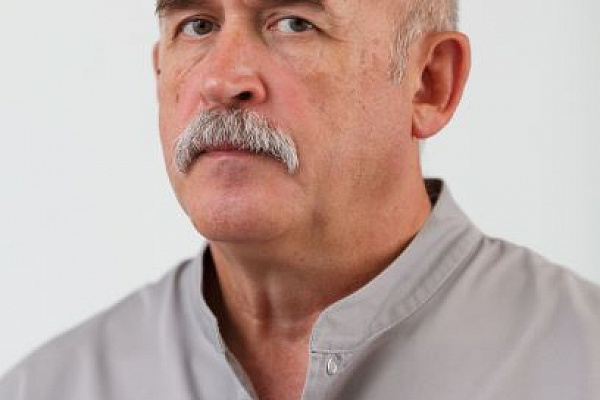 Дело тонкое. В преддверии Дня медработника – о роли микрохирургов в травматологии и о главном ювелире Сургутской травмбольницы 