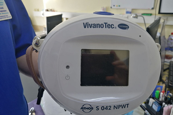 Борьбу за жизнь пострадавшего в ДТП пациента хирургам травмбольницы помогла выиграть VAK-терапия. Когда и как применяется этот метод лечения ран? 