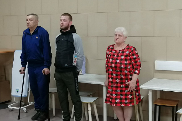 В новый год – с новым гражданством. Пациентам из Макеевки вручили российские паспорта