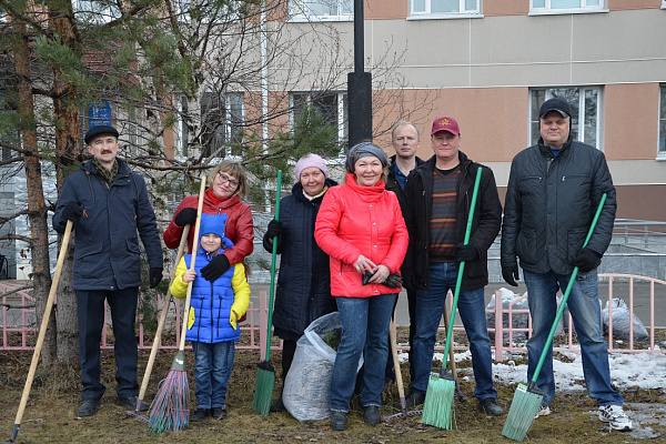 Урожай юбилеев! Поздравления с 55-летием принимает наш главный врач Дмитрий Гарайс