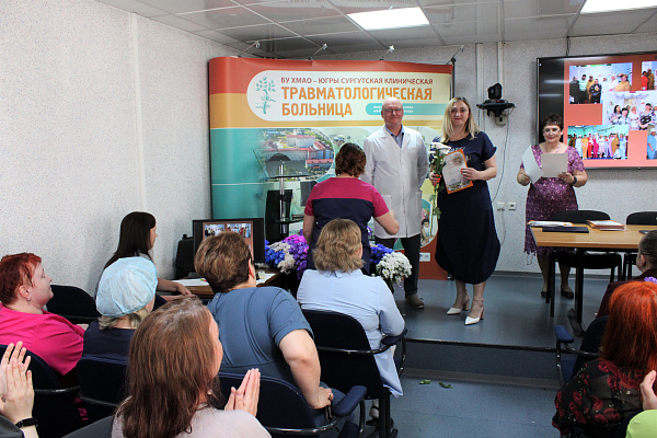 Всем причастным к сохранению здоровья и жизни людей! Более 250-ти наград сегодня вручены сотрудникам травмбольницы по случаю Дня медработника