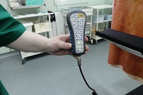 Удобны для хирургов, безопасны для пациентов. Современные операционные столы с хирургическим оборудованием в комплекте поступили в Сургутскую травмбольницу