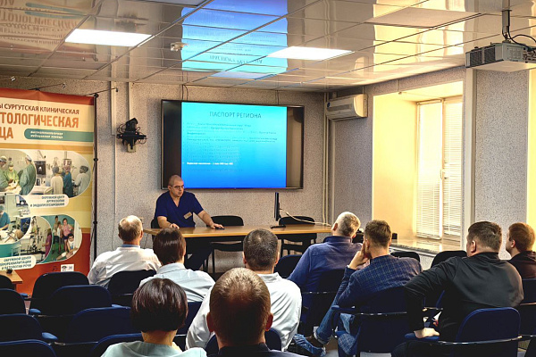 Сургутскую травмбольницу посетила делегация НМИЦ нейрохирургии имени Н.Н. Бурденко