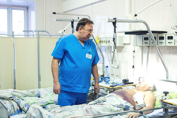 «Битва за жизнь»: как сургутский хирург каждый день вытаскивает людей с того света