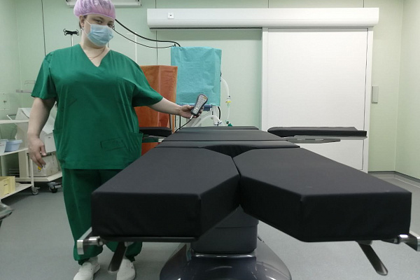 Удобны для хирургов, безопасны для пациентов. Современные операционные столы с хирургическим оборудованием в комплекте поступили в Сургутскую травмбольницу