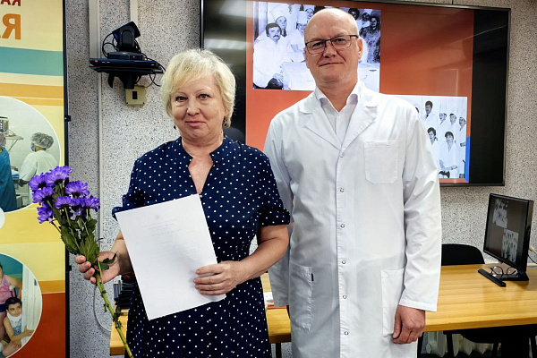 Более 130-ти сотрудников Сургутской травмбольницы получили награды накануне профессионального праздника