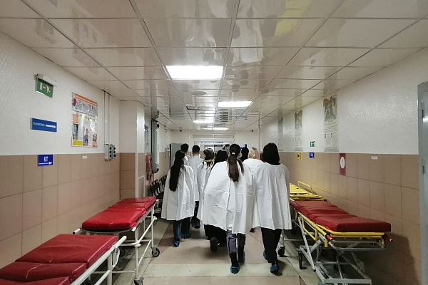 Каникулы - время найти себя. По запросу школьников проводим очередную серию профориентационных экскурсий