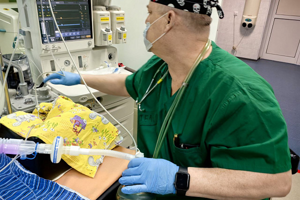 16 октября – Всемирный день анестезиолога-реаниматолога. Поздравления принимают более 140 специалистов Сургутской травмбольницы 