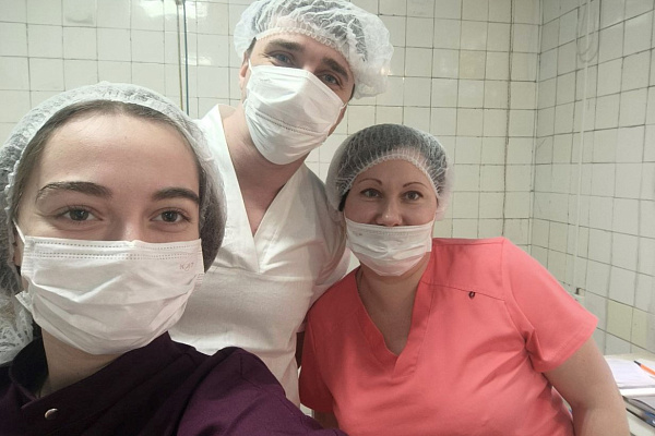 Единственный хирург на всю больницу. Наш заведующий хирургическим отделением Дмитрий Горлов работает в Макеевке (ДНР)