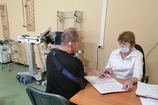 «Разглатывают» пациентов и учат говорить заново. 14 ноября - международный День логопеда