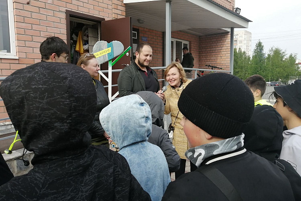 Полезные советы для безопасного лета. Врачи Сургутской травмбольницы посетили детский праздник