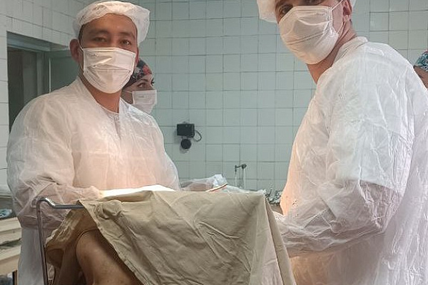 Единственный хирург на всю больницу. Наш заведующий хирургическим отделением Дмитрий Горлов работает в Макеевке (ДНР)