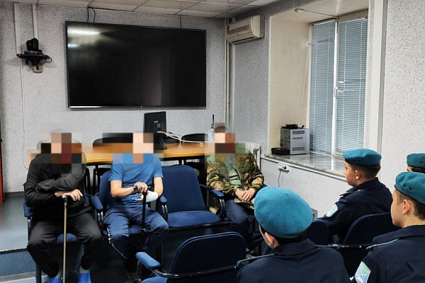 Сургутская травмбольница стала площадкой по патриотическому воспитанию школьников