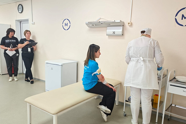 Сразу 12 медсестёр травмбольницы получили сертификат индустриального эксперта всероссийского чемпионата "Профессионалы"