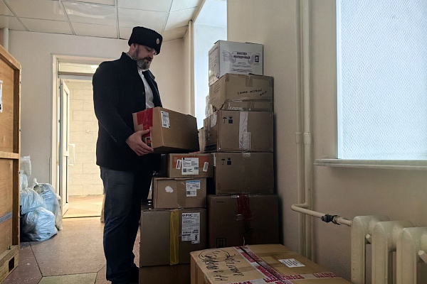 Сургутская травмбольница продолжает сбор гуманитарной помощи для фронта 