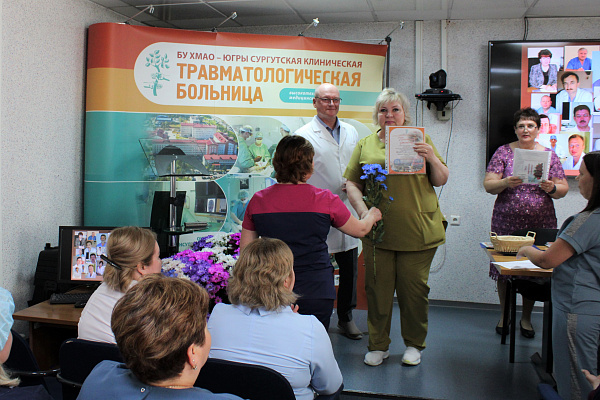 Всем причастным к сохранению здоровья и жизни людей! Более 250-ти наград сегодня вручены сотрудникам травмбольницы по случаю Дня медработника