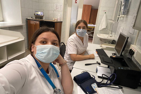 Ежегодное кадровое пополнение. В Сургутской травмбольнице приняли на работу молодых врачей разных специальностей