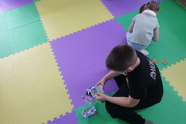 Игрушек много не бывает.  В детские отделения травмбольницы поступили  подарки от благотворителей