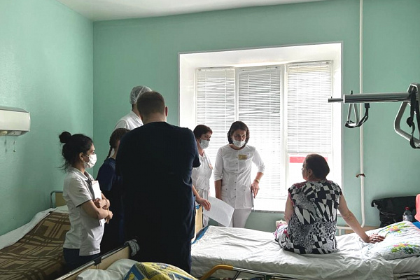 Экстренная неврология: кто и как спасает пациентов с инсультами в Сургутской травмбольнице